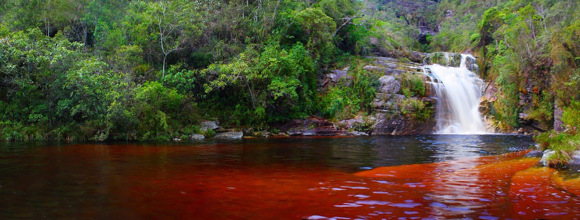 Queda d'água da Cachoeira dos Macacos em Ibitipoca