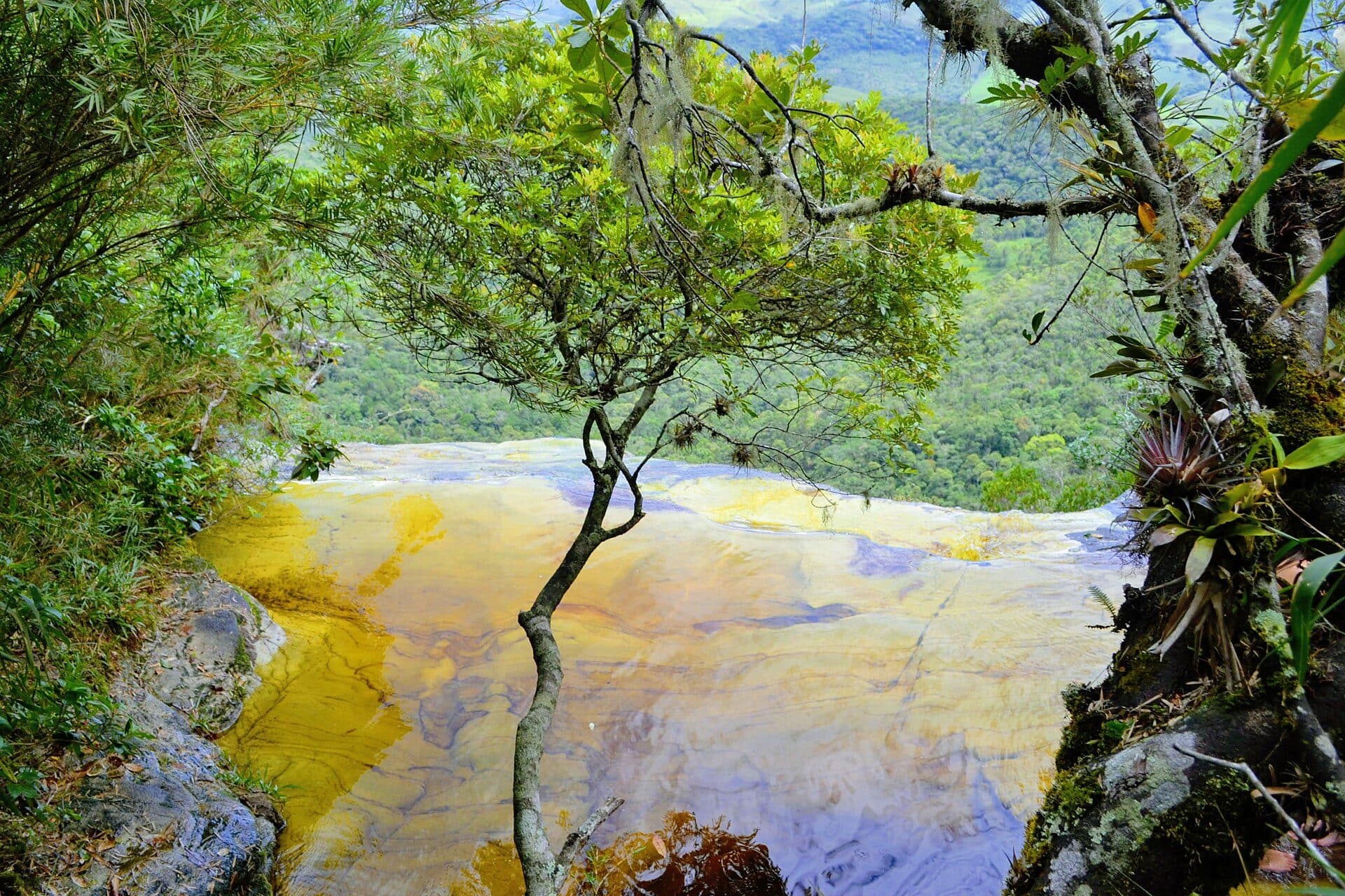 Vista de área natural no Parque Estadual do Ibitipoca