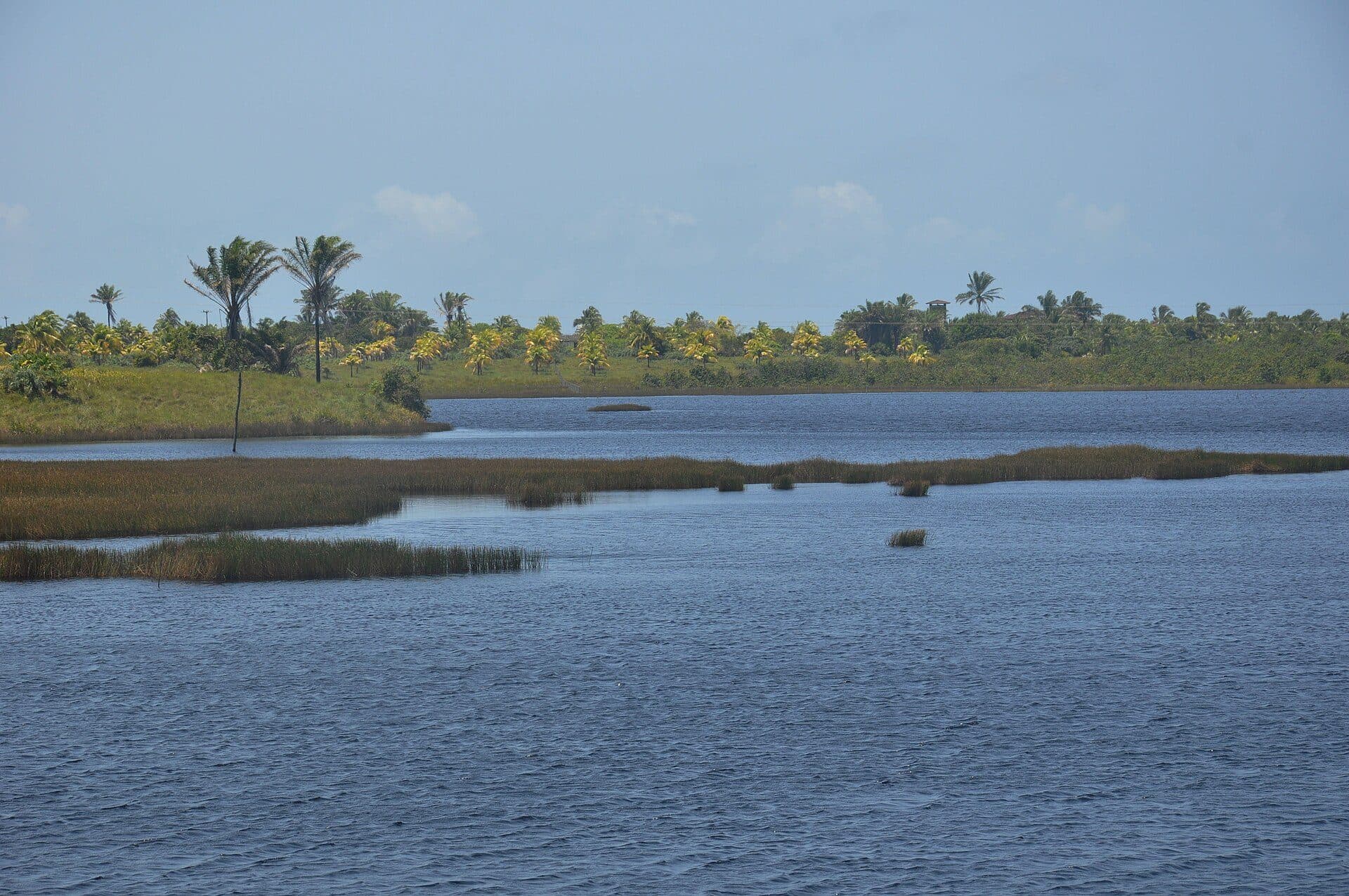 Vista da Lagoa do Cassange na Península de Maraú