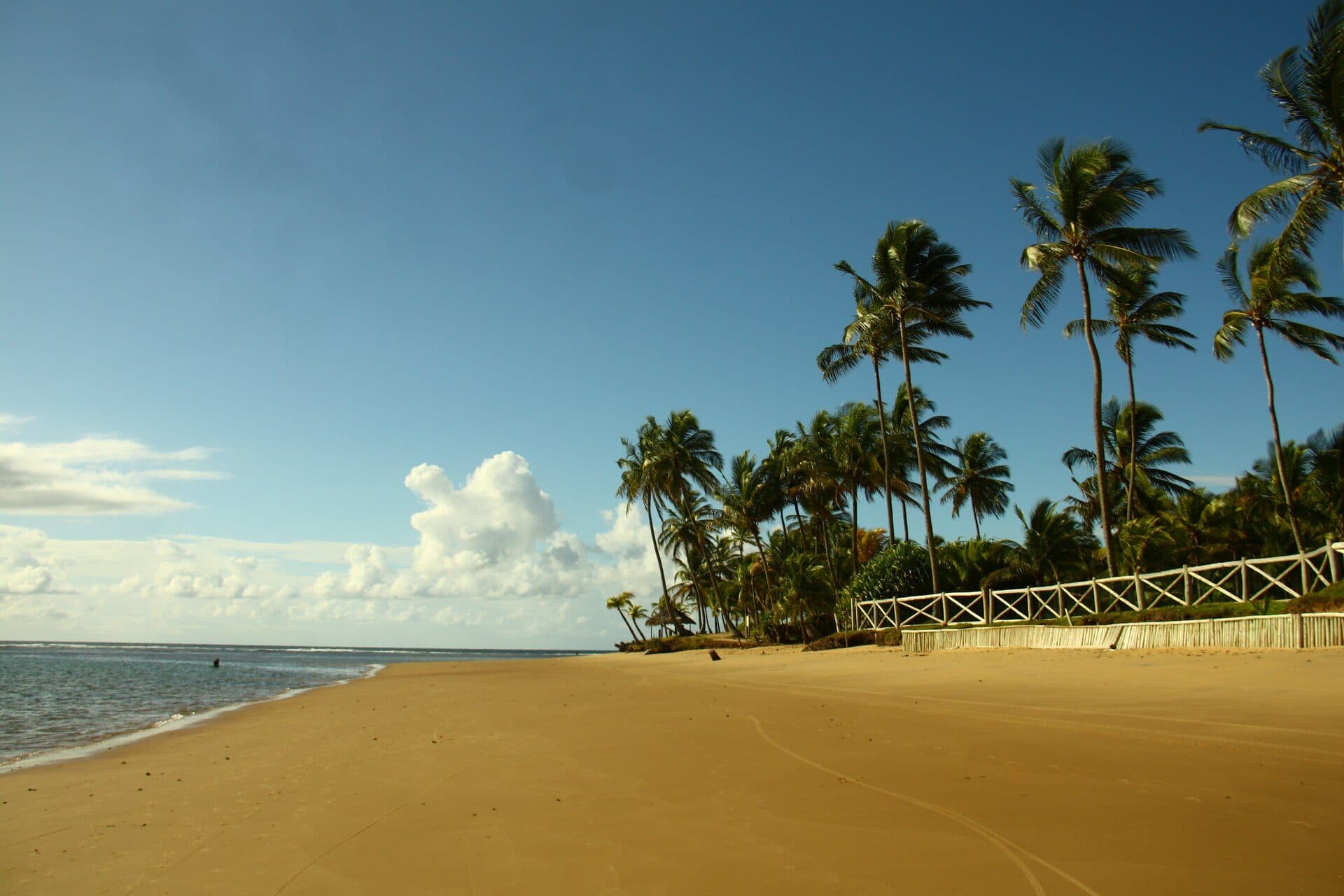 Vista da praia de Taipus de Fora em Maraú, Bahia