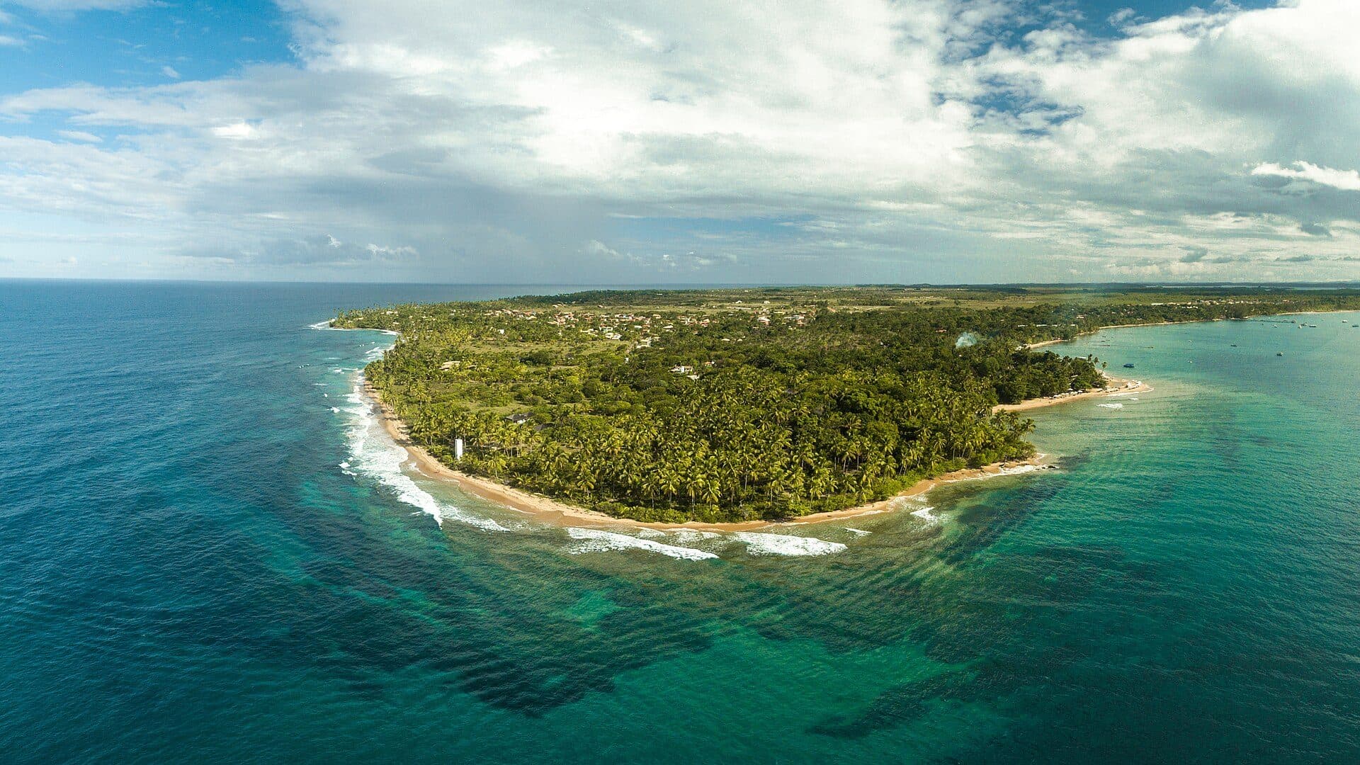 Vista da praia de Ponta do Mutá em Maraú, Bahia