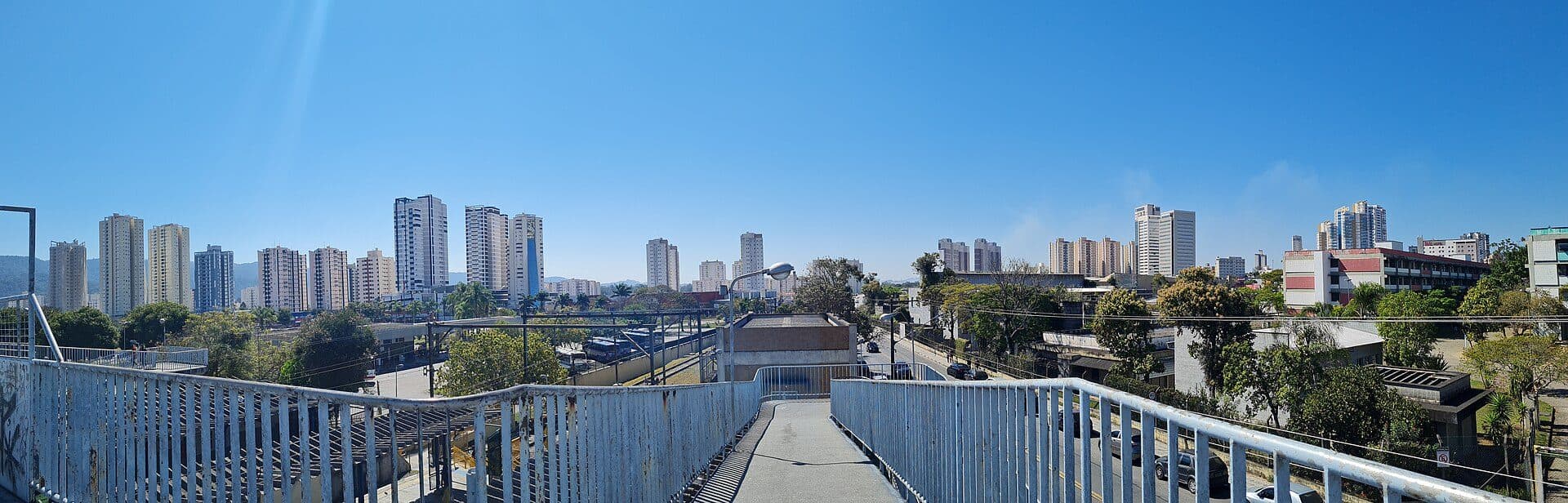 Vista panorâmica de Mogi das Cruzes a partir da Estação Estudantes