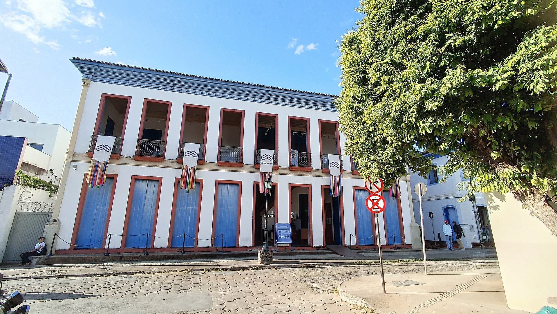 Fachada do Museu Regional do Norte de Minas