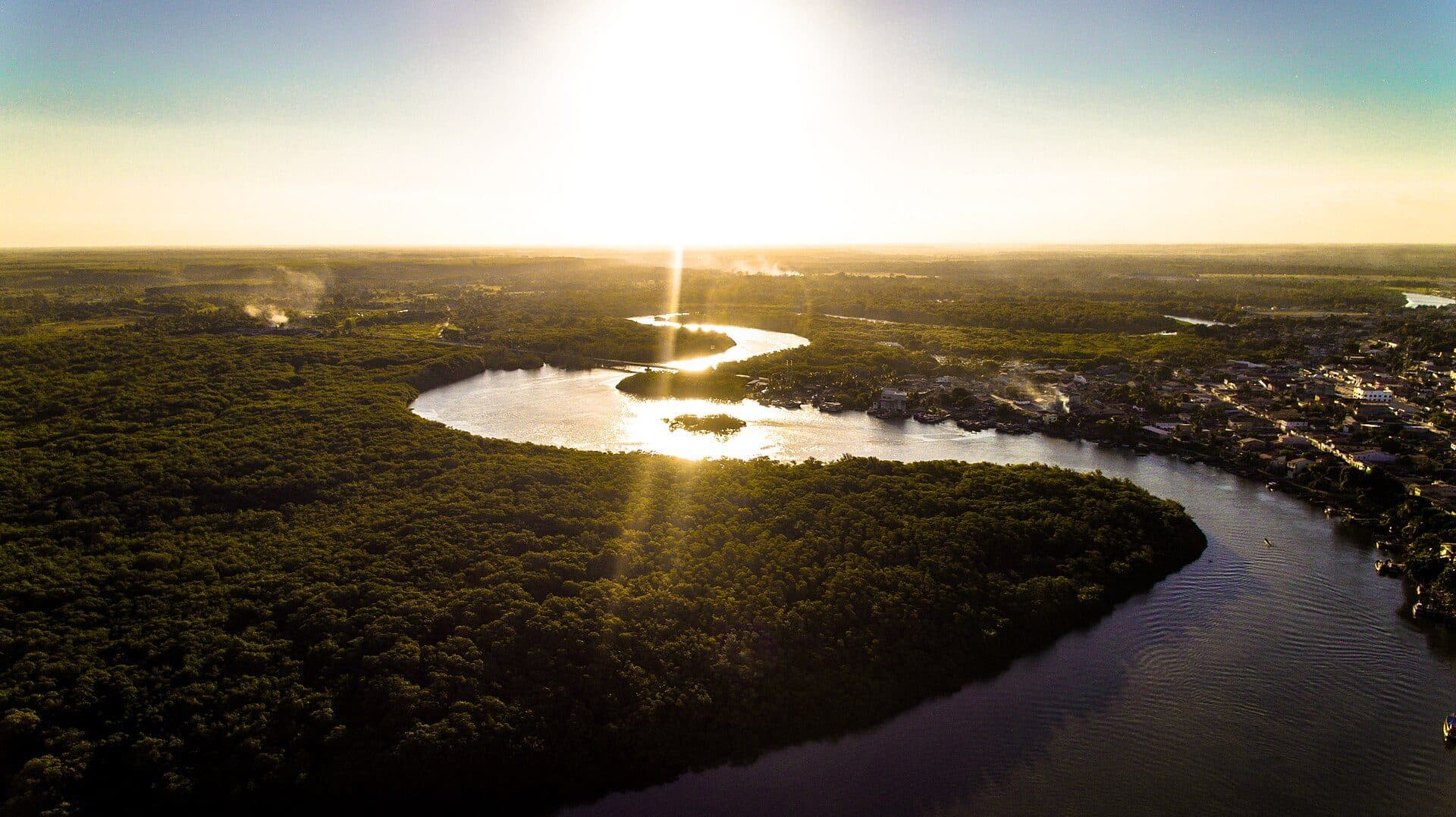 Vista do Rio Jucuruçu em Prado, Bahia