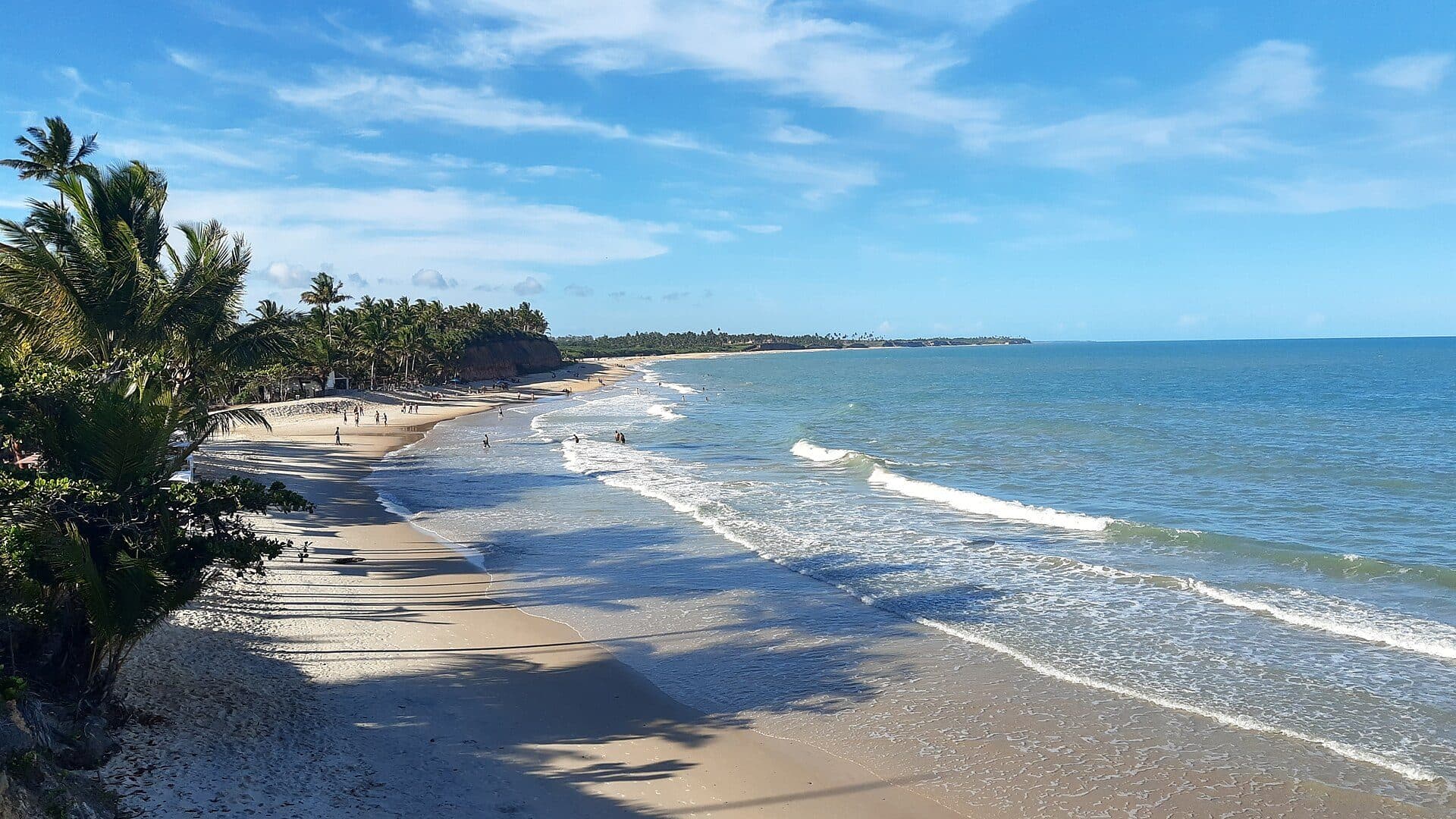 Vista da Praia da Barra do Cahy em Prado, no litoral da Bahia