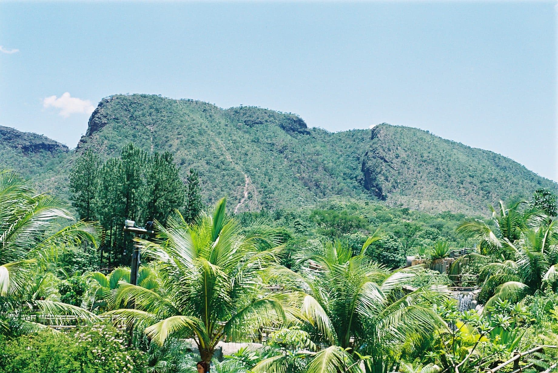 Vista do parque aquático Hot Park na Serra de Caldas em Goiás