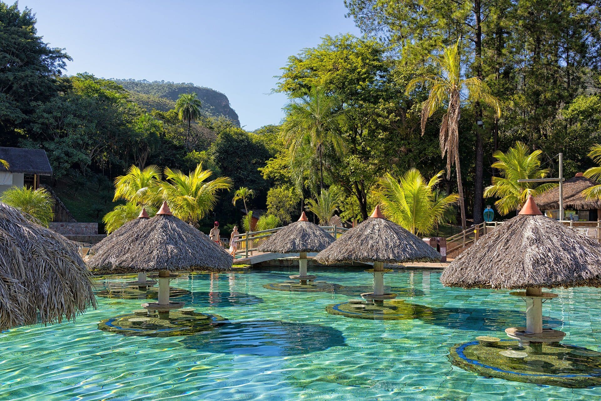 Vista das atrações do parque aquático Hot Park em Rio Quente