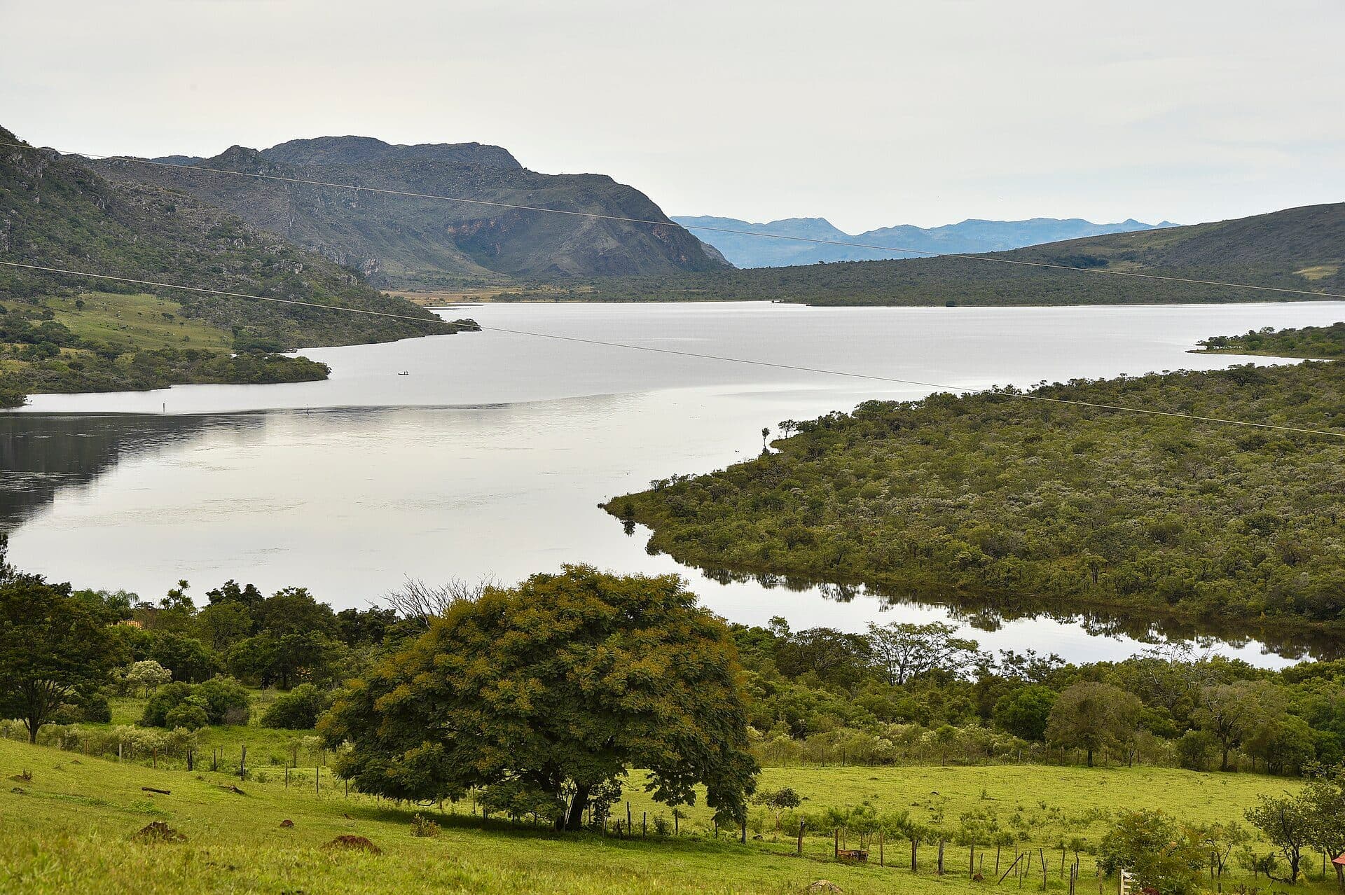 Paisagem da Lagoa da Lapinha em Santana do Riacho, Minas Gerais