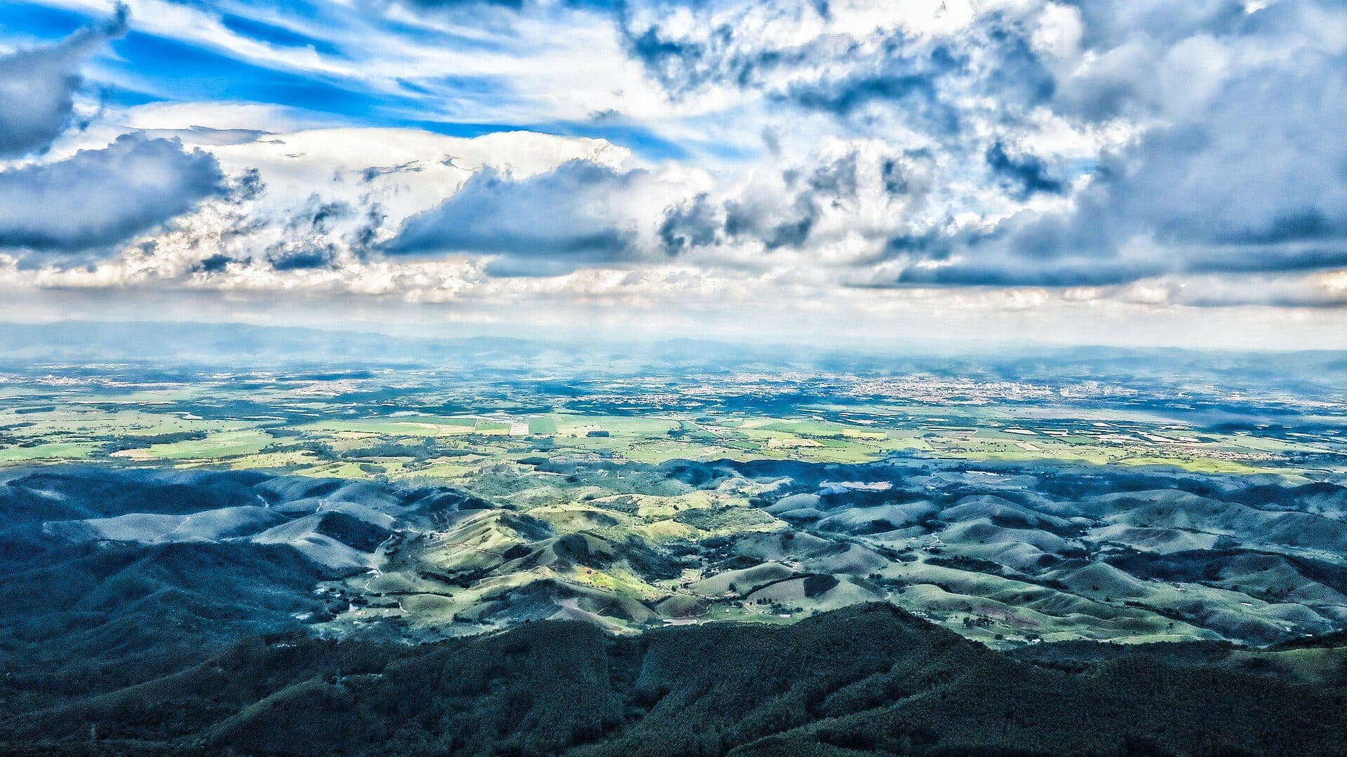 Vista do Pico Agudo em Santo Antônio do Pinhal, São Paulo