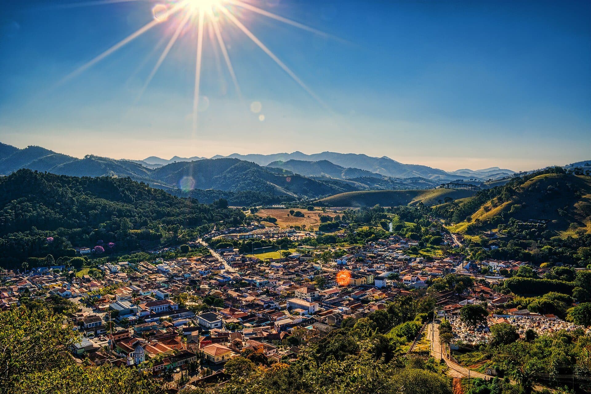 Vista de São Bento do Sapucaí a partir do Mirante do Cruzeiro
